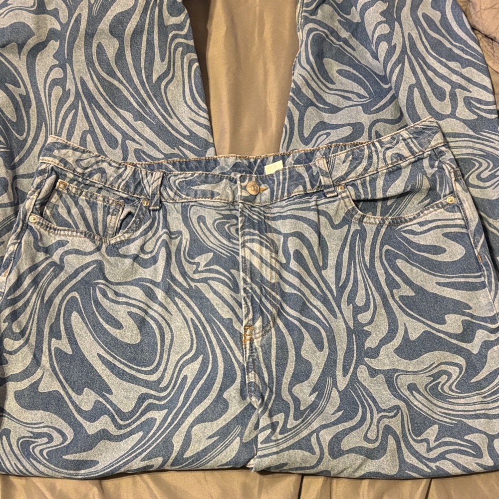 Divided Blue and Gray Patterned Flare Jeans